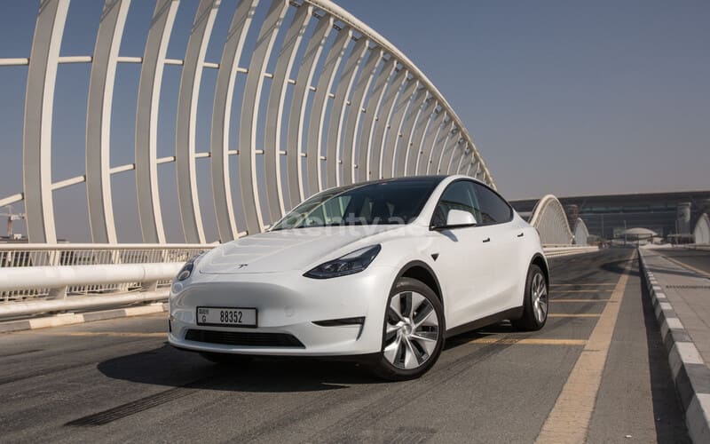 tesla rent dubai